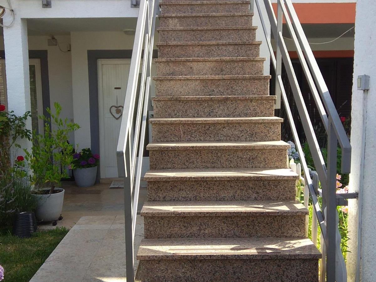 Apartment Nebo โปเรช ภายนอก รูปภาพ